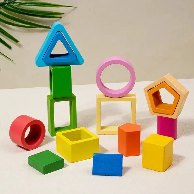 Montessori Stapelspielzeug aus Holz – Formen & Farben sortieren