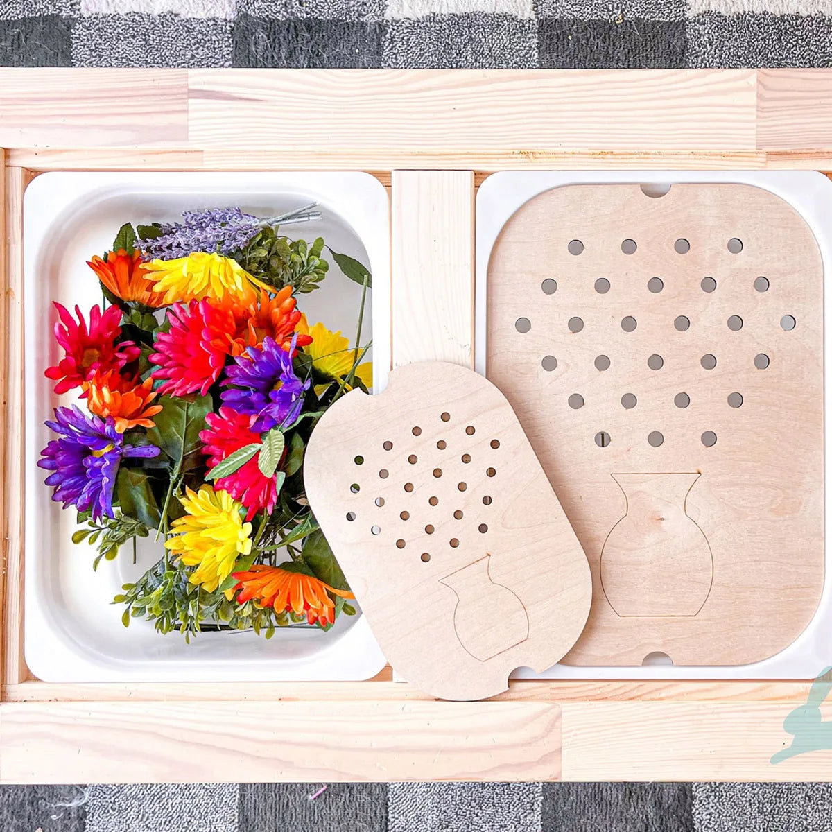 Montessori Sensorik-Tablett mit Farbperlen – Feinmotorik spielerisch fördern